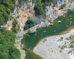Pratiquez le canoé lors de votre week-end sportif en Ardèche !