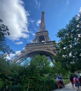 Tour Eiffel vue d'en bas