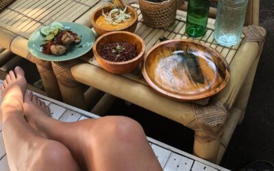 Déguster les spécialités locales en voyage.